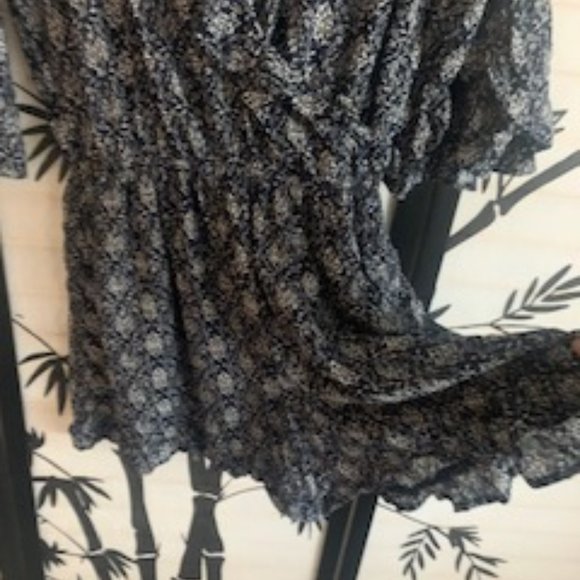 Adorable Abercrombie & Fitch Short Romper! Small - Picture 6 of 8